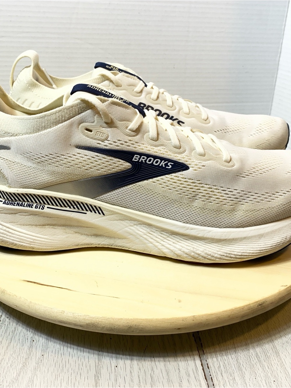 Brooks Adrenaline GTS 25 Men's Running Shoes Size 14 D White Navy 1104541D272